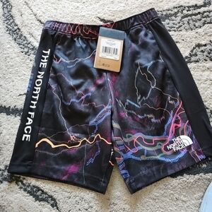 The North Face Boys Black Graphic Athletic Shorts Large
